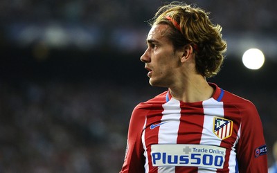 MK体育独家-C罗任意球绕过人墙直挂球门死角让门将无奈